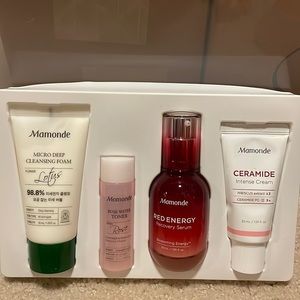 Mamonde Skin Care Set (Box not included)